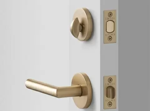 Deadbolt vs Deadlatch